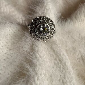 Elegant Silver-Toned Women's Ring